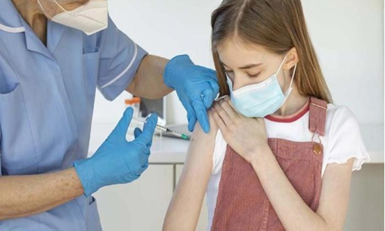 Вакцина проти ВПЛ: щеплення, яке «працює на випередження» раку